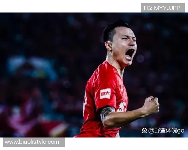 如何撰写足球明星的详细个人资料与成就介绍