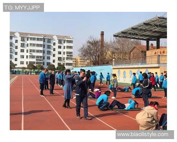 足球明星排巴姆揭秘他们的训练秘笈与比赛心态如何成就辉煌职业生涯